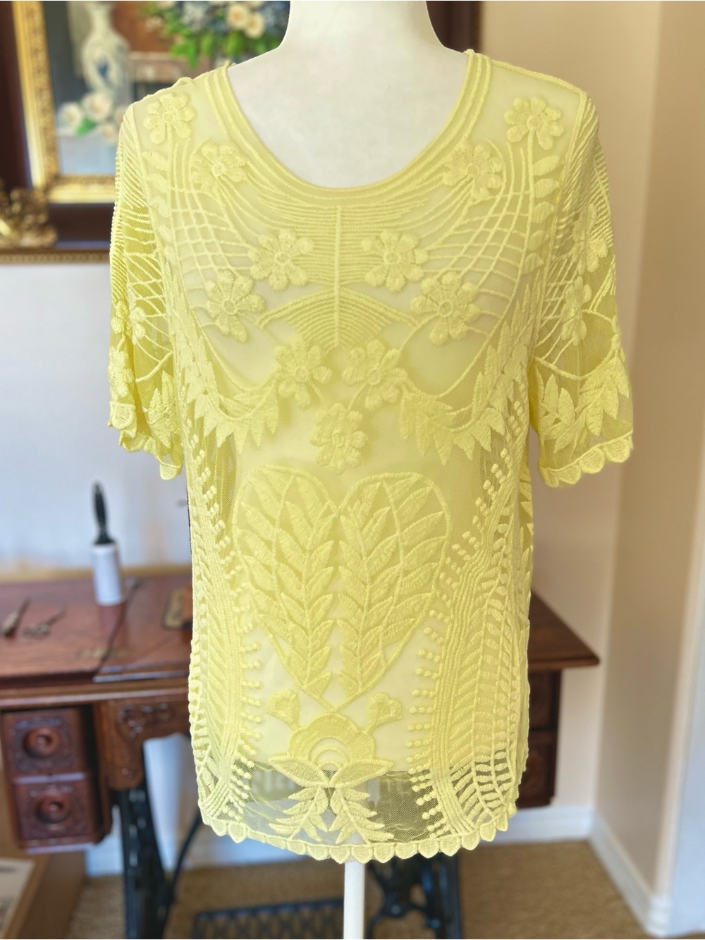 Delicate Yellow Floral Lace Short-Sleeve Top